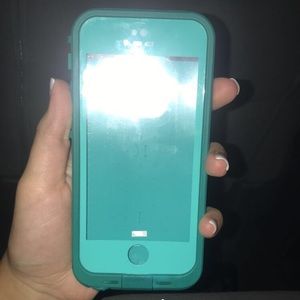 iPhone 5/5s/SEteal life proof case